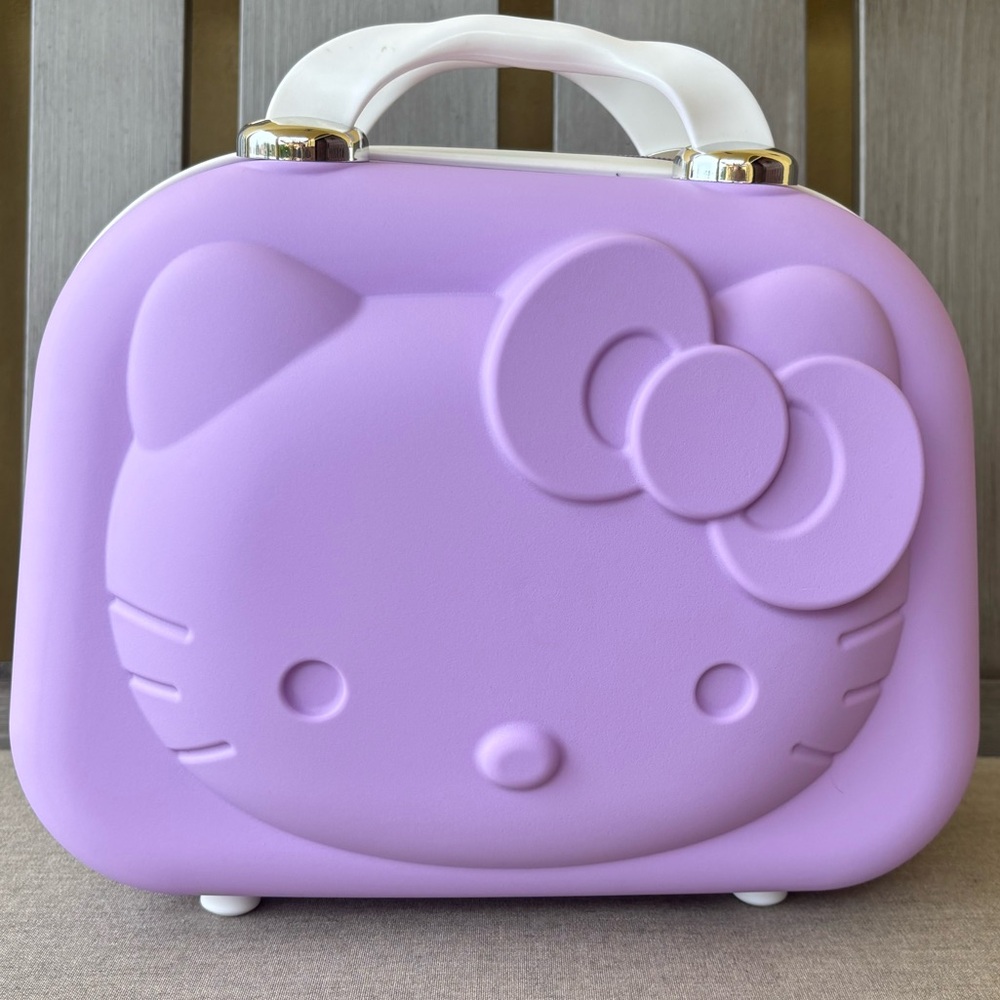Hello Kitty lilacs Embossed Bag color purple